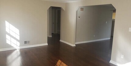 1641 Pasadena Ave in Cincinnati, OH - Building Photo - Building Photo