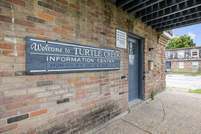 Turtle Creek Apartments in Louisville, KY - Building Photo - Building Photo