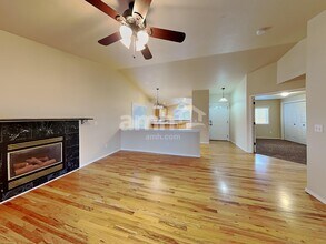 2706 W Pebblestone Ct in Meridian, ID - Foto de edificio - Building Photo