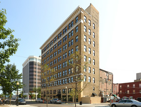 Elaine Apartments in Jackson, MI - Foto de edificio - Building Photo