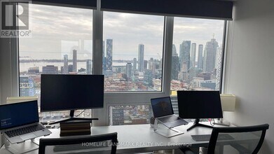 181 Dundas St E in Toronto, ON - Building Photo - Building Photo