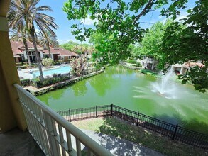 2422 White Magnolia Way in Sanford, FL - Building Photo - Building Photo
