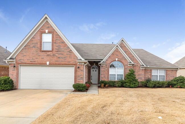 property at 8419 Pinnacle Dr