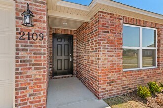 2109 E Fennec St in Siloam Springs, AR - Building Photo - Building Photo