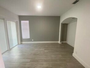 1323 Denlow Ln in Royal Palm Beach, FL - Building Photo - Building Photo