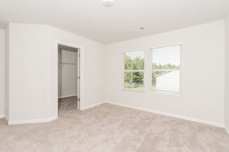 Oakwood Village in Milledgeville, GA - Building Photo - Building Photo