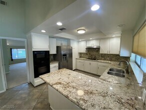 6209 O'Bannon Dr in Las Vegas, NV - Foto de edificio - Building Photo