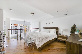 41 SE 5th St, Unit 1410 in Miami, FL - Foto de edificio - Building Photo