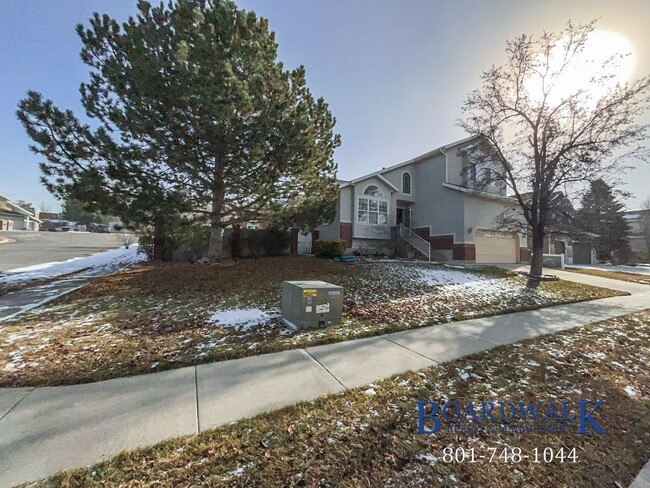 7997 12 Pines Dr in Sandy, UT - Building Photo - Building Photo