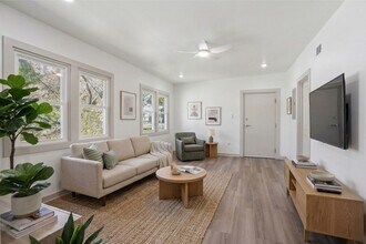 720 Spain St in New Orleans, LA - Foto de edificio - Building Photo