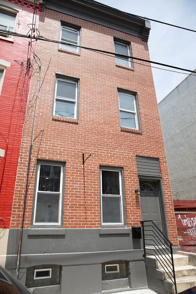 1723 Monument St in Philadelphia, PA - Building Photo - Building Photo