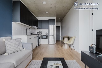 225 N Elizabeth St in Chicago, IL - Building Photo - Building Photo