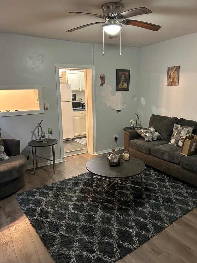 405 1st St, Unit Apt #1