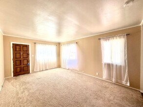 1719 Harriman Ln in Redondo Beach, CA - Building Photo - Building Photo