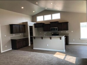 5683 E Upminster St in Nampa, ID - Building Photo - Building Photo