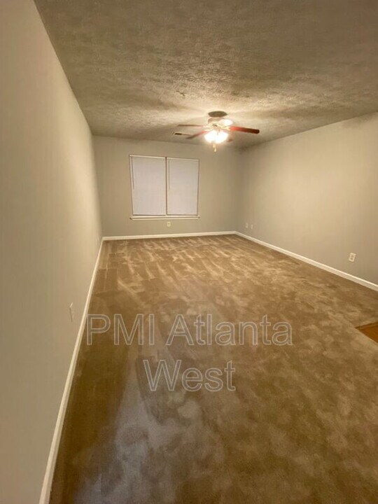 4203 Fairington Club Dr in Stonecrest, GA - Building Photo