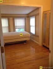 39 Adrian St, Unit 2 in Somerville, MA - Foto de edificio - Building Photo