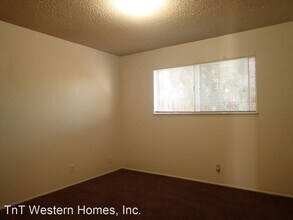 341 W Wilson Ave in Ridgecrest, CA - Building Photo - Building Photo