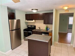 99 Marlborough St in East Greenwich, RI - Building Photo - Building Photo