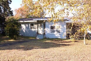 1550 E Leonard St in Pensacola, FL - Building Photo