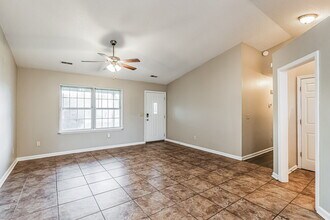 3421 Morgan Trail in Jeffersonville, IN - Foto de edificio - Building Photo