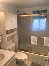 2960 Lake Osborne Dr, Unit 209 in Lake Worth Beach, FL - Building Photo - Building Photo