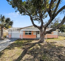 2412 Arcadia Rd in Holiday, FL - Building Photo