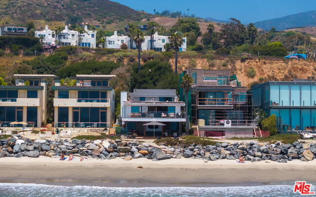 31228 Broad Beach Rd in Malibu, CA - Building Photo - Building Photo