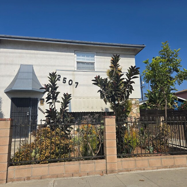 property at 2507 Obama Blvd