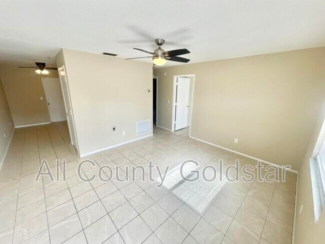 9490 Tacoma Ave in Englewood, FL - Building Photo - Building Photo