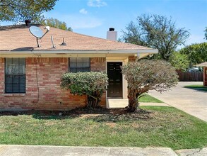 819 N Mesquite St in Arlington, TX - Building Photo - Building Photo