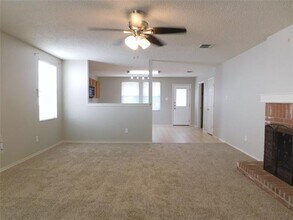 5721 Thoroughbred Trail in Denton, TX - Building Photo - Building Photo