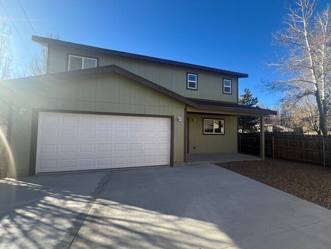 1621 N Center St in Flagstaff, AZ - Building Photo - Building Photo