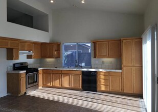 2266 Isabel Virginia Dr in Tracy, CA - Building Photo - Building Photo