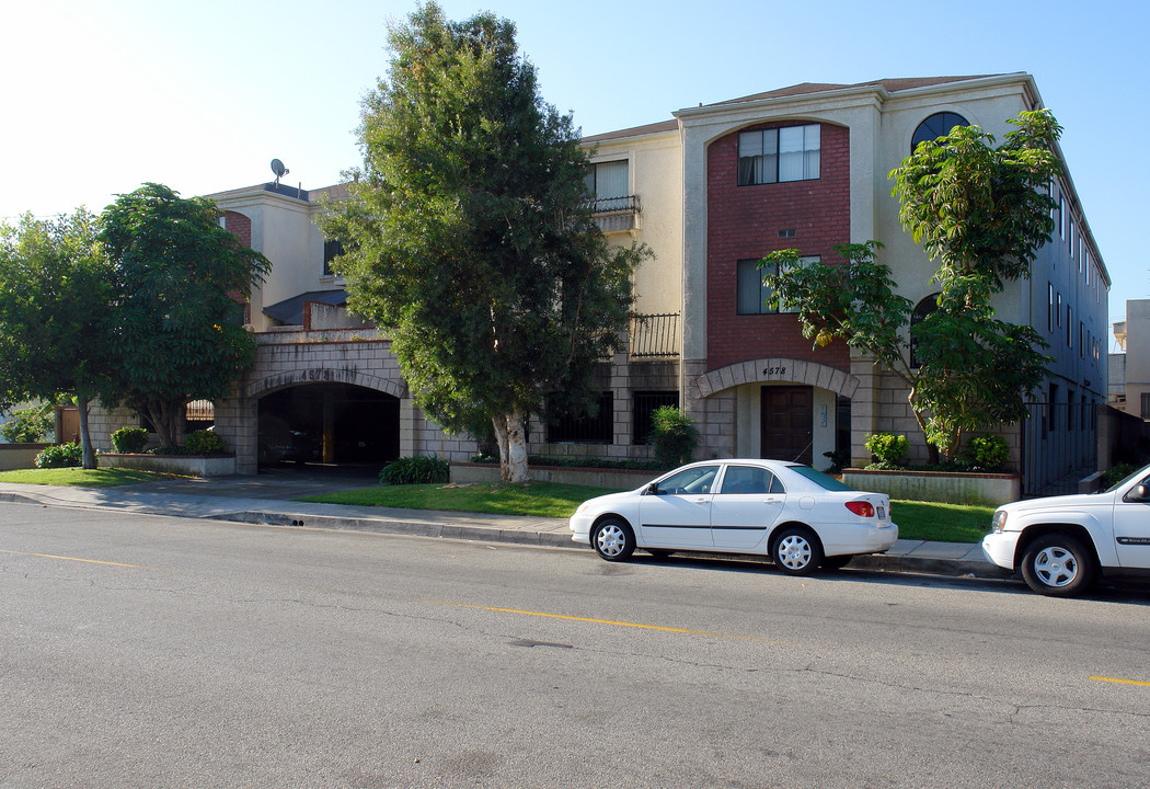 4578 W Broadway in Hawthorne, CA - Building Photo