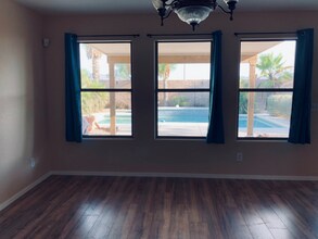 4407 W Donner Dr in Phoenix, AZ - Foto de edificio - Building Photo