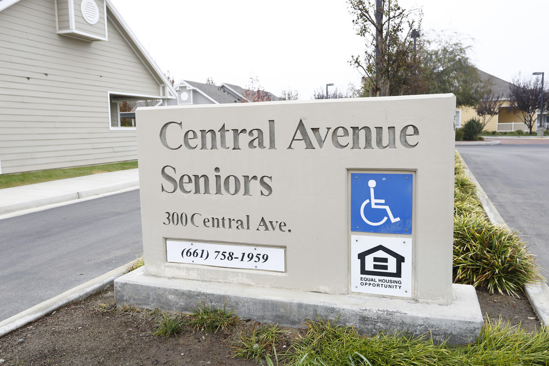 Central Avenue Seniors in Wasco, CA - Foto de edificio