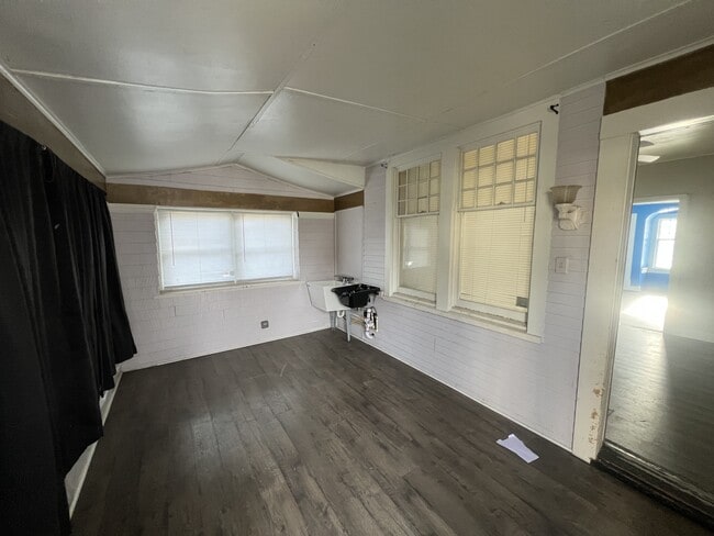 1013 W Decatur St in Decatur, IL - Building Photo - Building Photo