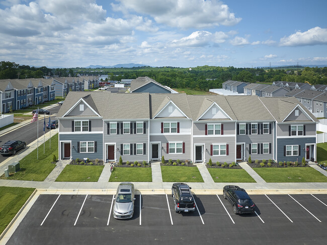 West Wind Townhomes in Stephens City, VA - Foto de edificio - Building Photo