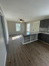 513 W Duncan St, Unit 513A in Bryan, TX - Foto de edificio - Building Photo