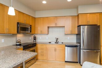 170 Harbor Square Loop NE in Bainbridge Island, WA - Building Photo - Building Photo