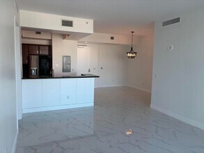 403 S Sapodilla Ave in West Palm Beach, FL - Foto de edificio - Building Photo