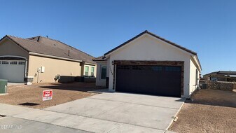 13668 Garforth Ave in Horizon City, TX - Building Photo