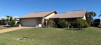 5831 Monroe Rd in Venice, FL - Building Photo