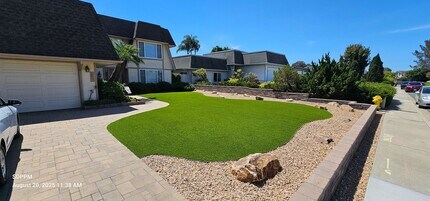 4621 Benhurst Ave in San Diego, CA - Foto de edificio - Building Photo