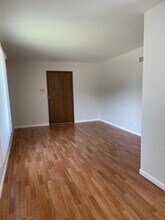 22106 E 11 Mile Rd in St. Clair Shores, MI - Building Photo - Building Photo