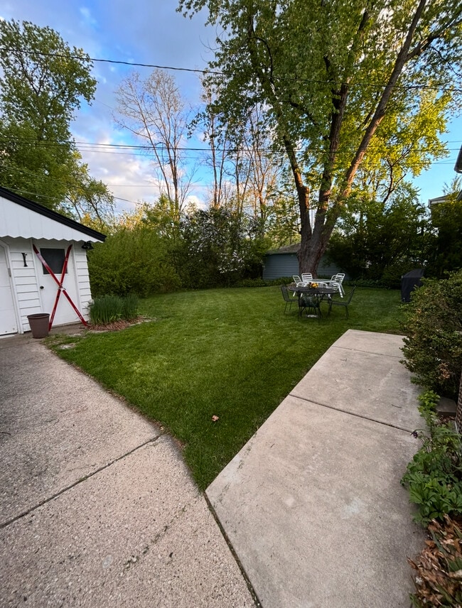 11837 W Diane Dr in Wauwatosa, WI - Building Photo - Building Photo