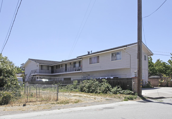 138 Sequoia Ave in Redwood City, CA - Foto de edificio - Building Photo