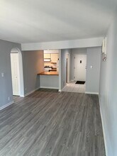 1960 Cherry Ln in Northbrook, IL - Building Photo - Building Photo