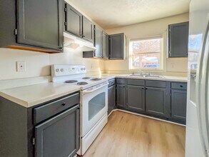 22 Fox Hill Dr in Kilmarnock, VA - Foto de edificio - Building Photo